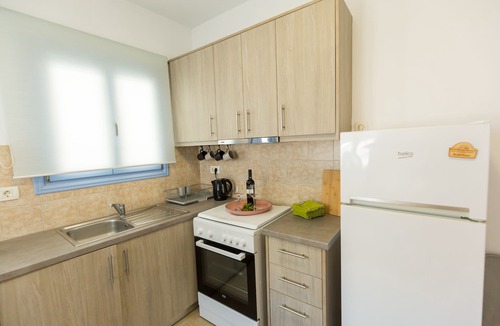 Perivolos Apartment | Sunrise Studio Santorini