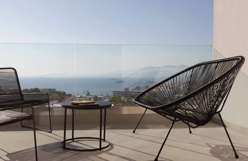 Saronida Apartment | Sunshine Suite by Athens Riviera Suites