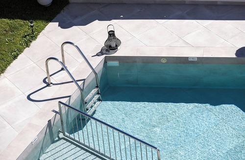 Kirianna Villa | Superb Villa with Private Pool, Jacuzzi, Gym & Sauna - 10m drive from Beach