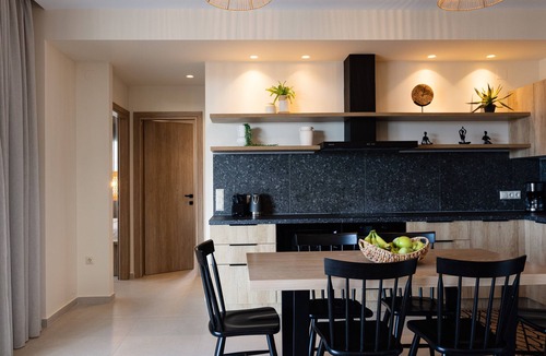 Adelianos Kampos Apartment | Superior Apartment with Private Roof Garden & Hot tub - 100m from the Beach