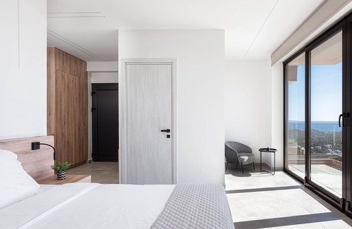 Saronikos House | Superior Suites By Saronida Hills