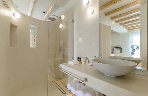 Old Town Naxos Hotel | Supreme Suite with Spa Bath