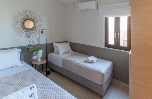 Megas Gialos House | Syra Bay
