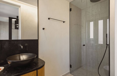 Old Town Apartment | T Suite -Luxury Retreat in the Heart of Chania Old Town