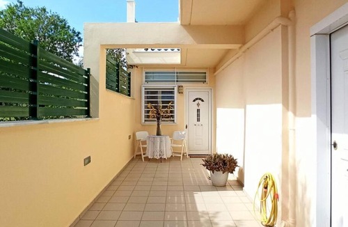 Rafina Apartment | Takis & Machi house