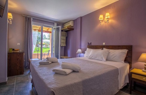Messonghi Bed & Breakfast | Tellis Holiday Rooms