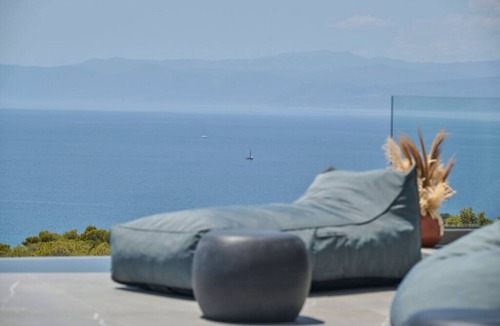Kilada Villa | Teria | Sea-view Villa with Pool & Jacuzzi