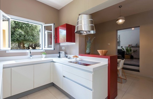 Spartylas House | Terra Rossa Holiday Home with Seaview by Konnect - 3km from Ipsos