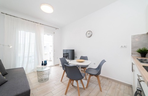 Paralia Ofryniou Apartment | Thalassa-One Bedroom Apartment with Side Sea View