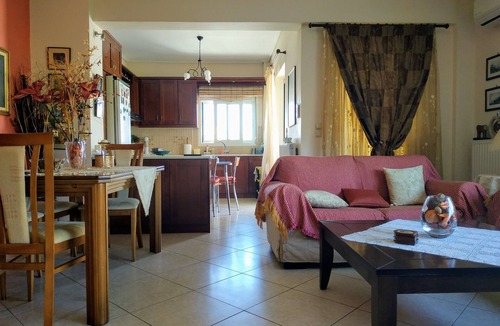 Kalamata Apartment | Thalia Apartment in Kalamata, 15'walk from the city center and the beach
