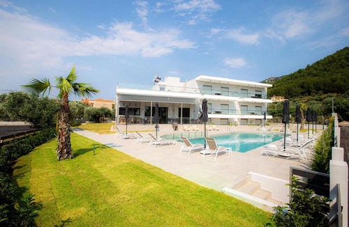 Skala Rachoniou Apartment | The Angeliki Boutique Hotel