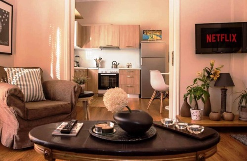Petralona Apartment | The apartment is suitable for families, couples, workers, and business travelers