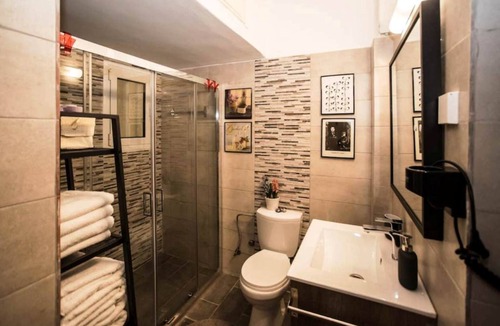 Petralona Apartment | The apartment is suitable for families, couples, workers, and business travelers