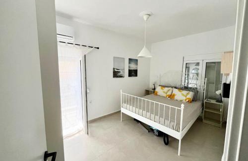 Paralia Dionysiou Apartment | The Beach House