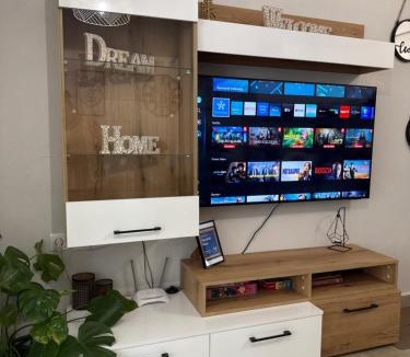 Paralia Ofryniou Apartment | The Candy House
