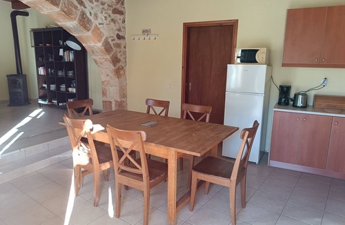 Gavalochori House | The charm of Arismari lies in its traditional stone structure.