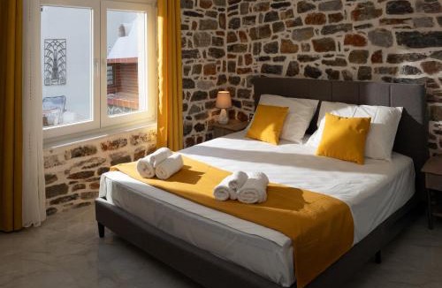 Volos City Centre House | The Coastal Rock House