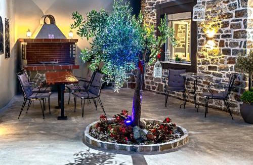 Volos City Centre House | The Coastal Rock House