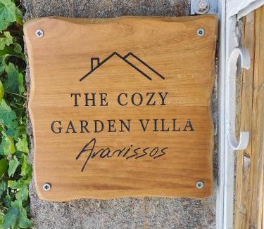 Pella House | The Cozy Garden Villa