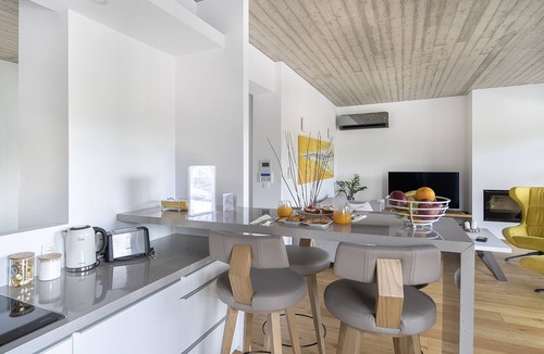 Gazi Apartment | The HostMaster Persephone Yellow Opulence (2nd floor)