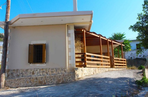 Pombia House | The house under Asterousia