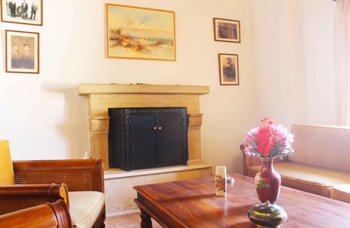 Pombia House | The house under Asterousia