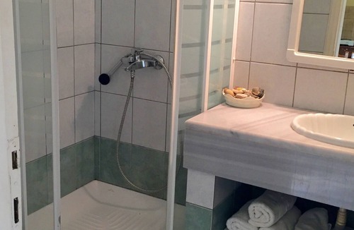 Moraitika Apartment | THE MAYFLOWER 2 BEDROOM APARTMENTS