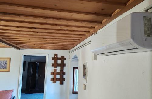 Evreti House | The Old House - Wood & Stone