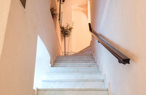 Sinarades Apartment | The Old Mansion | Four People Apartment