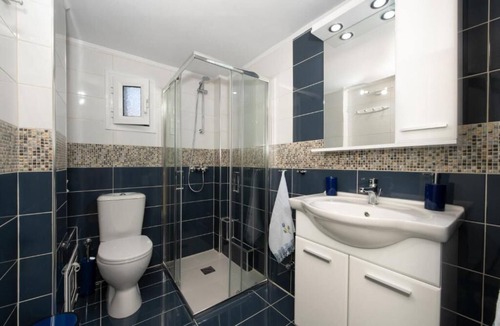 Sinarades Apartment | The Old Mansion | Four People Apartment