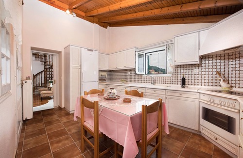 Sinarades Apartment | The Old Mansion | Six People Apartment