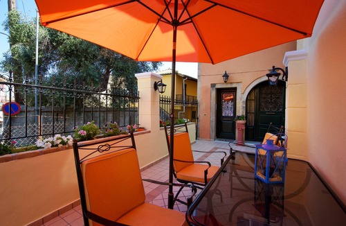 Sinarades Apartment | The Old Mansion | Three People Apartment