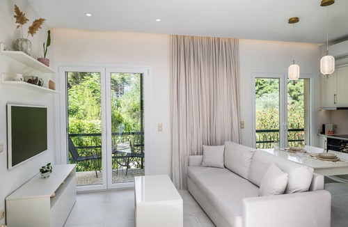 Ipsos Apartment | The Olive Grove One-Bedroom Apartment by Konnect