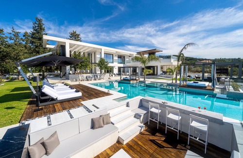Almyrida Villa | The One Villa: 3’ to Beach/3 Pools/Jacuzzi/Outdoor Cinema/Tennis Court