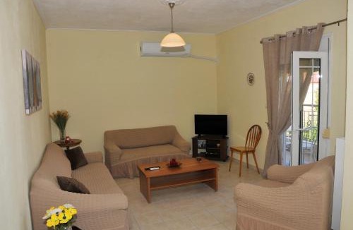 Kalambaka Apartment | The Other Side of Meteora with lush garden, BBQ & pavillion
