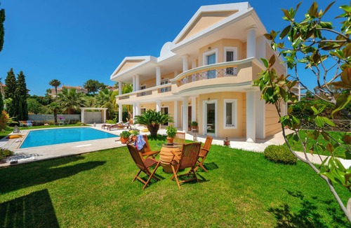 Anavyssos Villa | The Painters Luxurious villa