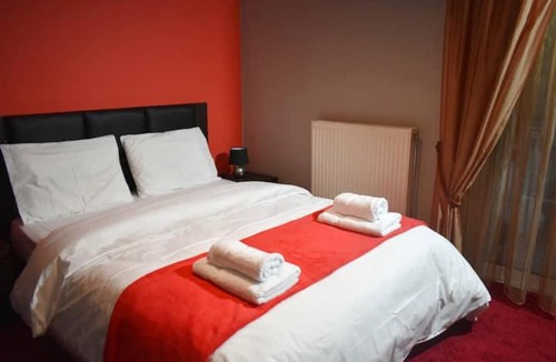 Trikala Apartment | The Red House Δίπλα στον Μύλο των Ξωτικών
