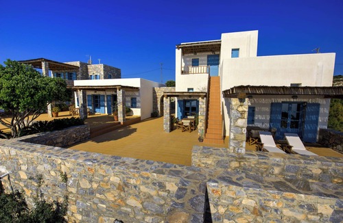 Irakleia Villa | The small Cyclades view - Iraklia
