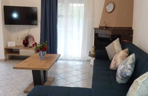 Nees Pagases House | The Sunny House