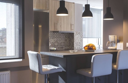 Plaka Apartment | The Temple of Zeus and the Hadrian Arch. Luxury apt in Athens next to Acropolis.