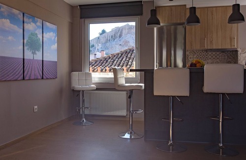 Plaka Apartment | The Temple of Zeus and the Hadrian Arch. Luxury apt in Athens next to Acropolis.