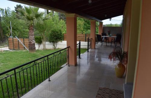 Giannades House | The Valley House