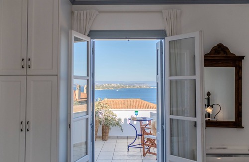 Spetses Villa | The Villa Evita in Spetses. Stunning view, private pool and daily maid service.