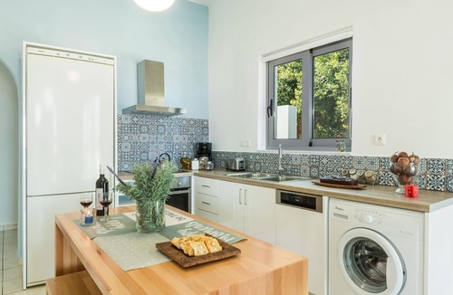 Kato Galatas Villa | thea thalassa - sea view