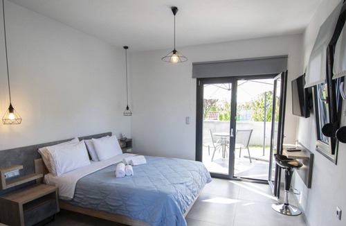 Nea Iraklia Apartment | TheaSea Luxury Suites- Studio Suite 1