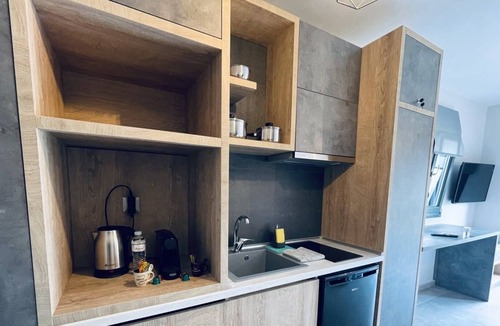 Nea Iraklia Apartment | TheaSea Luxury Suites- Studio Suite 3