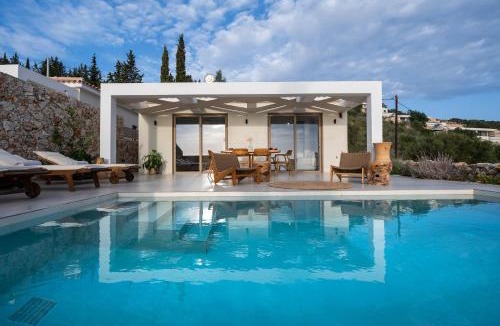 Skinaria Villa | Thelxi's Suite I - Brand New Seaview Suite!