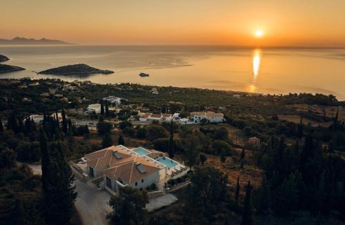 Skinaria Villa | Thelxi's Suite II - Brand New Seaview Suite!
