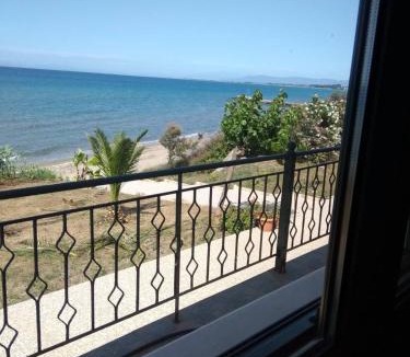 Neromilos House | THEO house in Kyllini Zakynthos