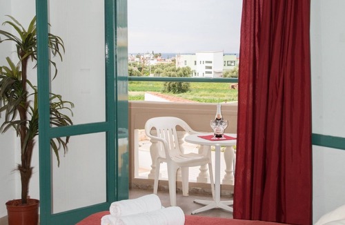 Malia Hotel | Theoni Apartments